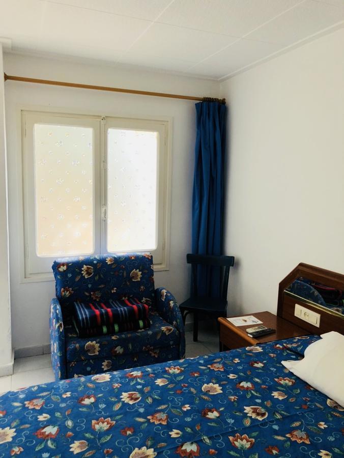 Hostal Univers Calella Eksteriør billede