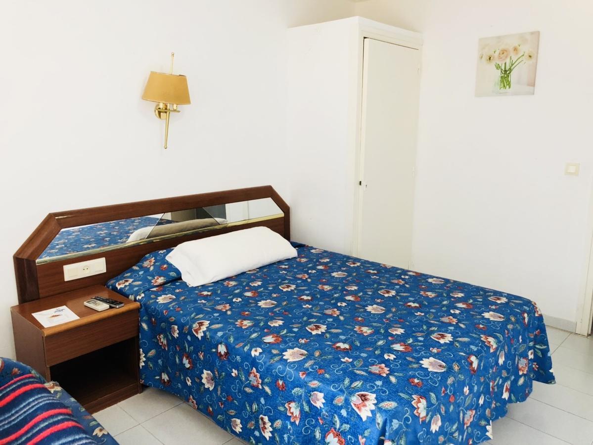 Hostal Univers Calella Eksteriør billede