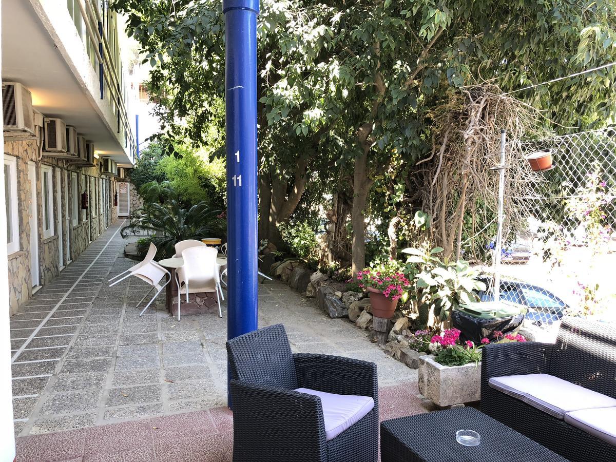 Hostal Univers Calella Eksteriør billede