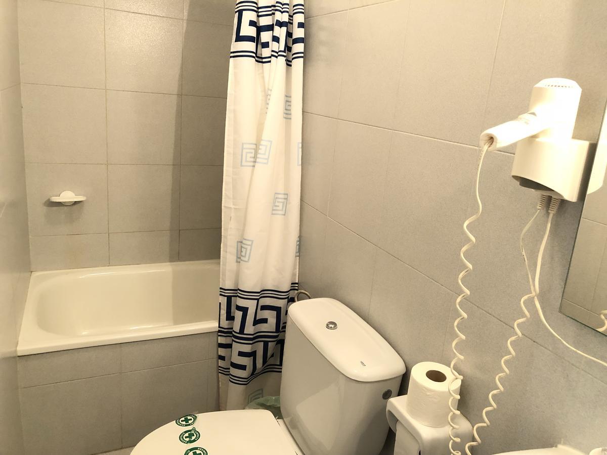 Hostal Univers Calella Eksteriør billede
