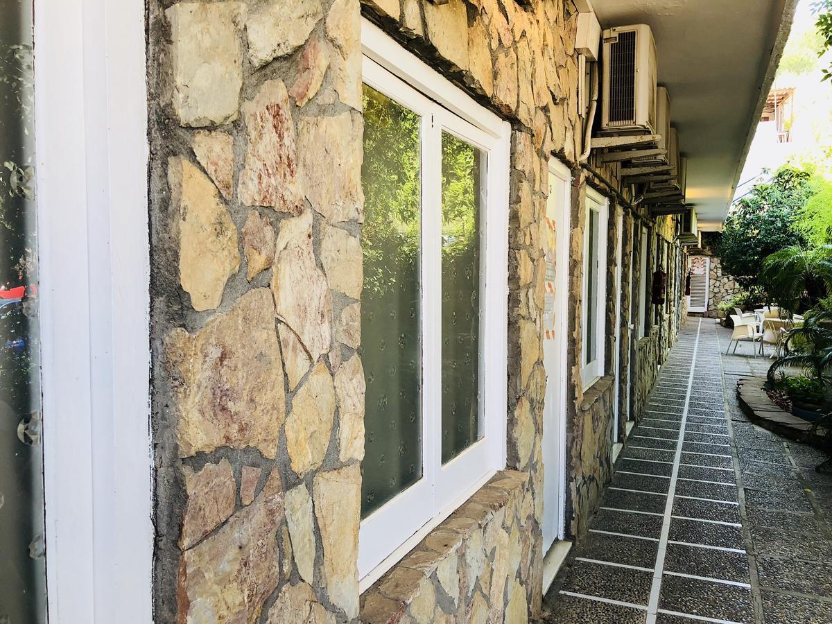Hostal Univers Calella Eksteriør billede