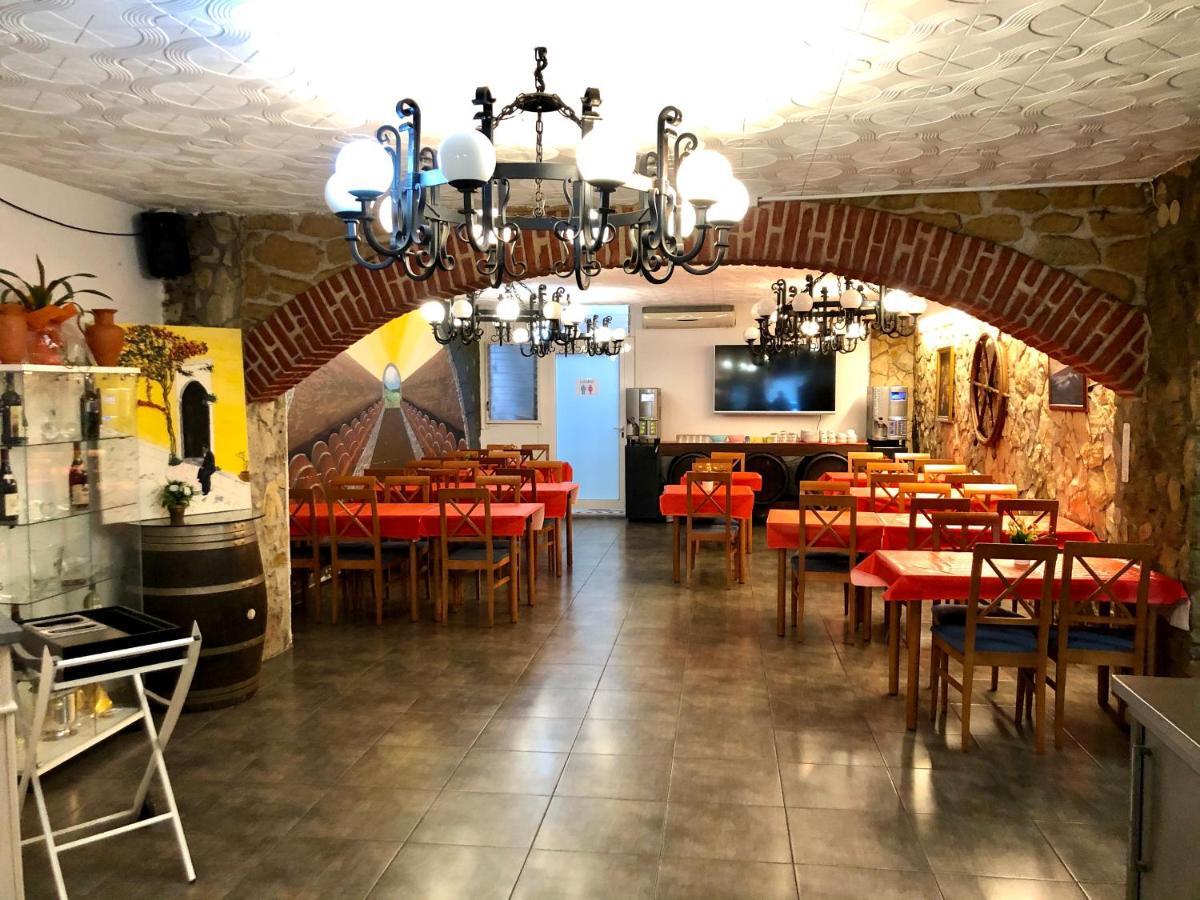 Hostal Univers Calella Eksteriør billede